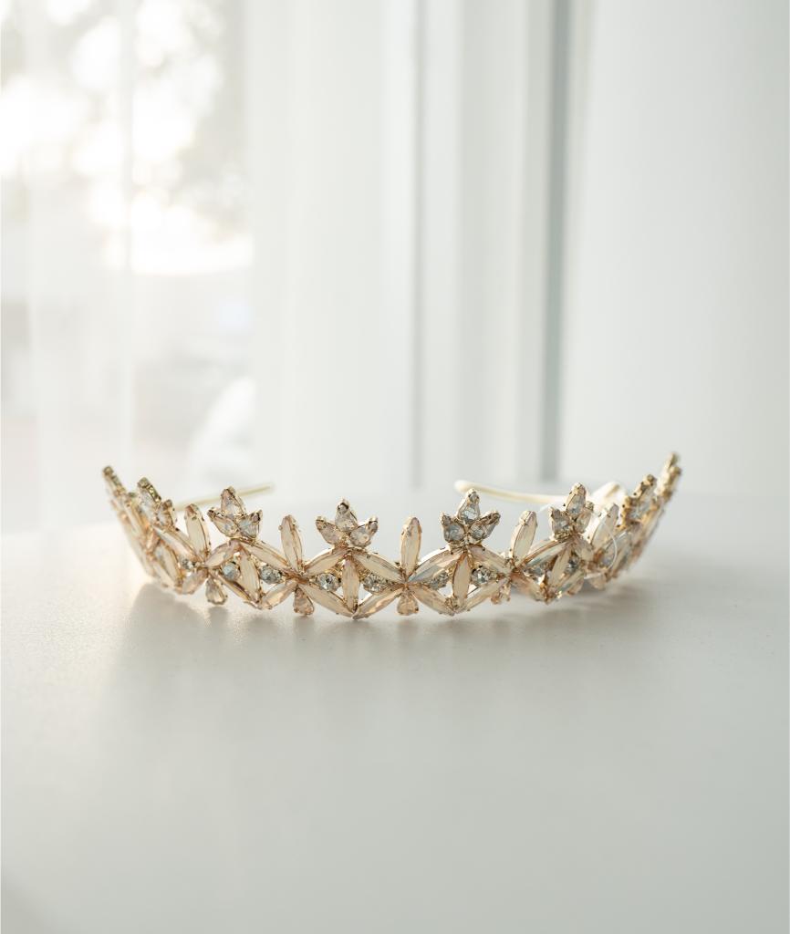 Tiara 61
