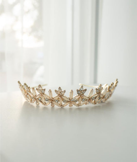 Tiara 61