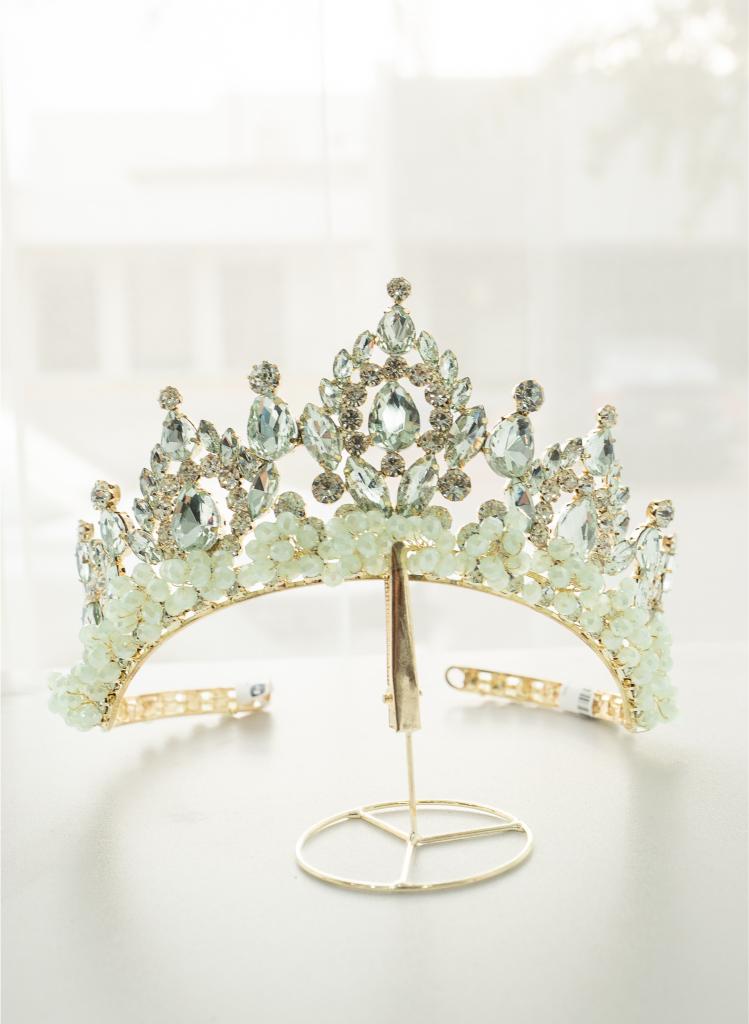 Tiara 51