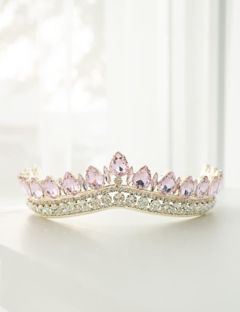Tiara 47