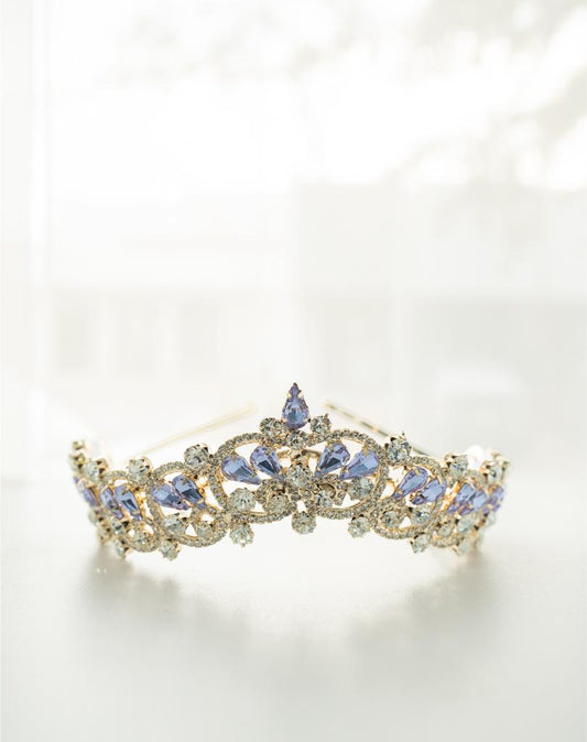 Tiara 39