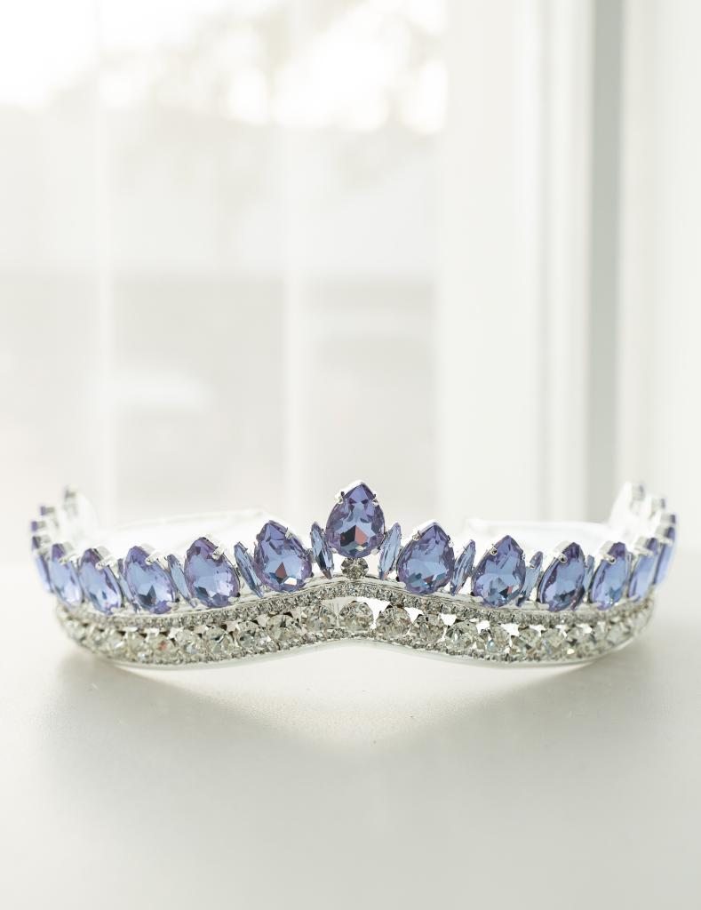 Tiara 49