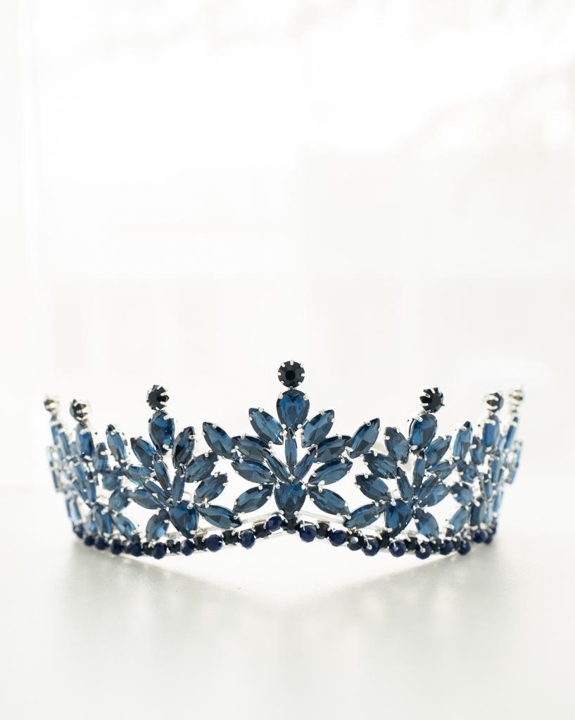 Tiara azul marino