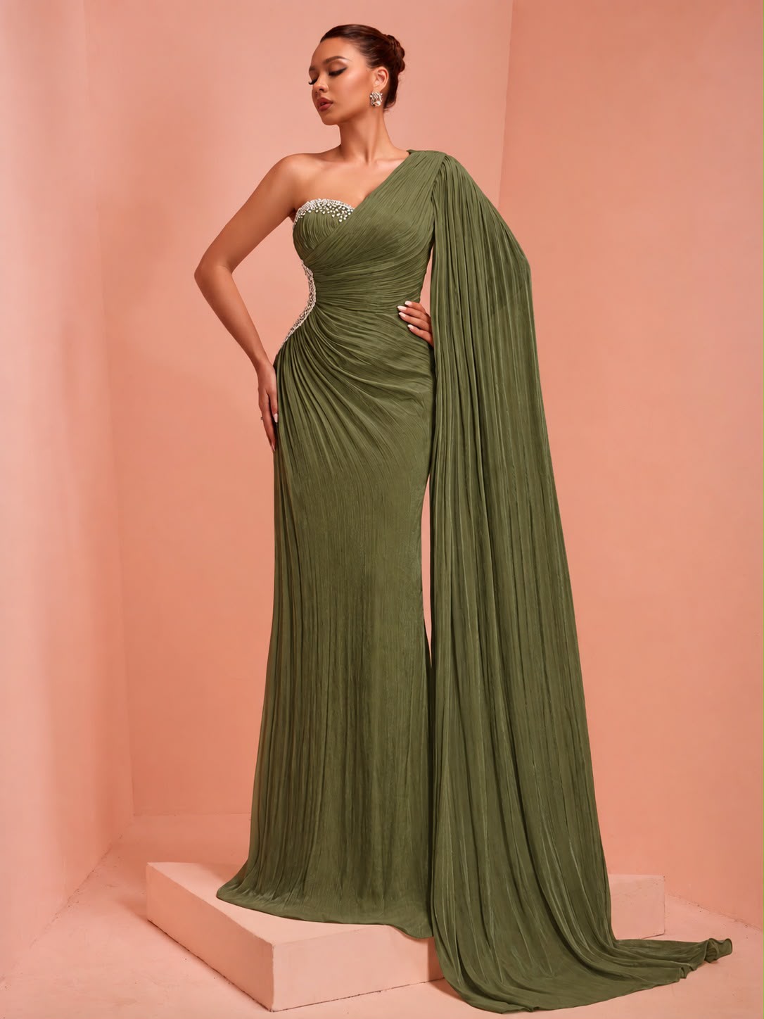 Vestido Verde Olivo Pedreria En Escote Con Estola