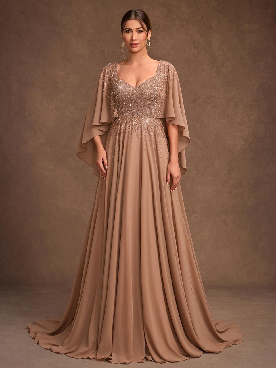 Vestido Dorado Pedreria Y Capa