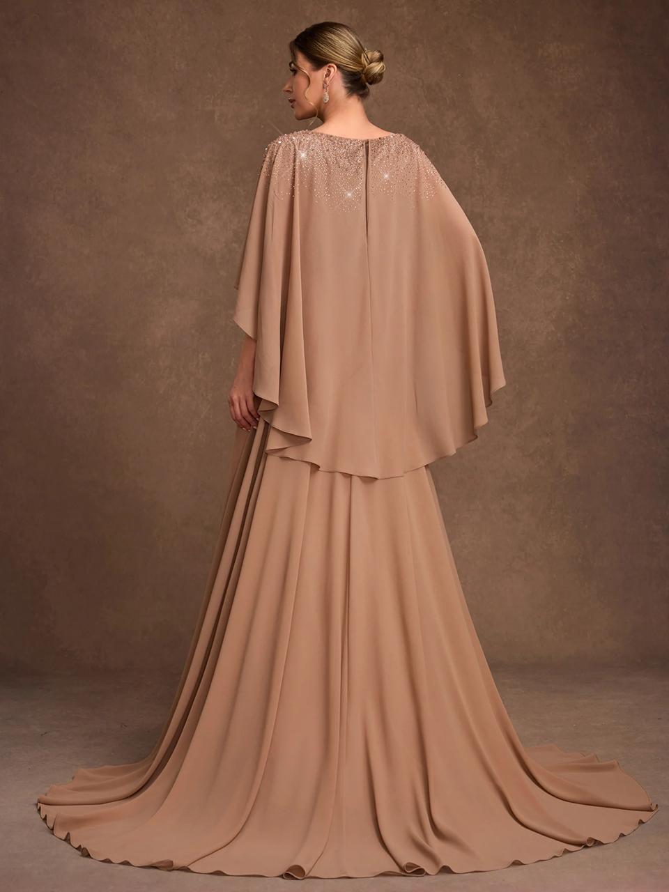 Vestido Dorado Pedreria Y Capa