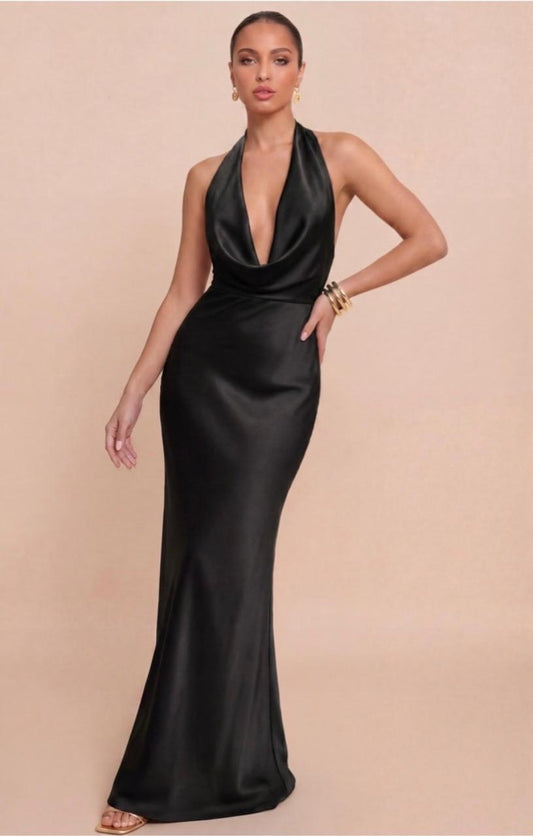 Vestido Negro Satin Escote Caido Espalda Descubierta