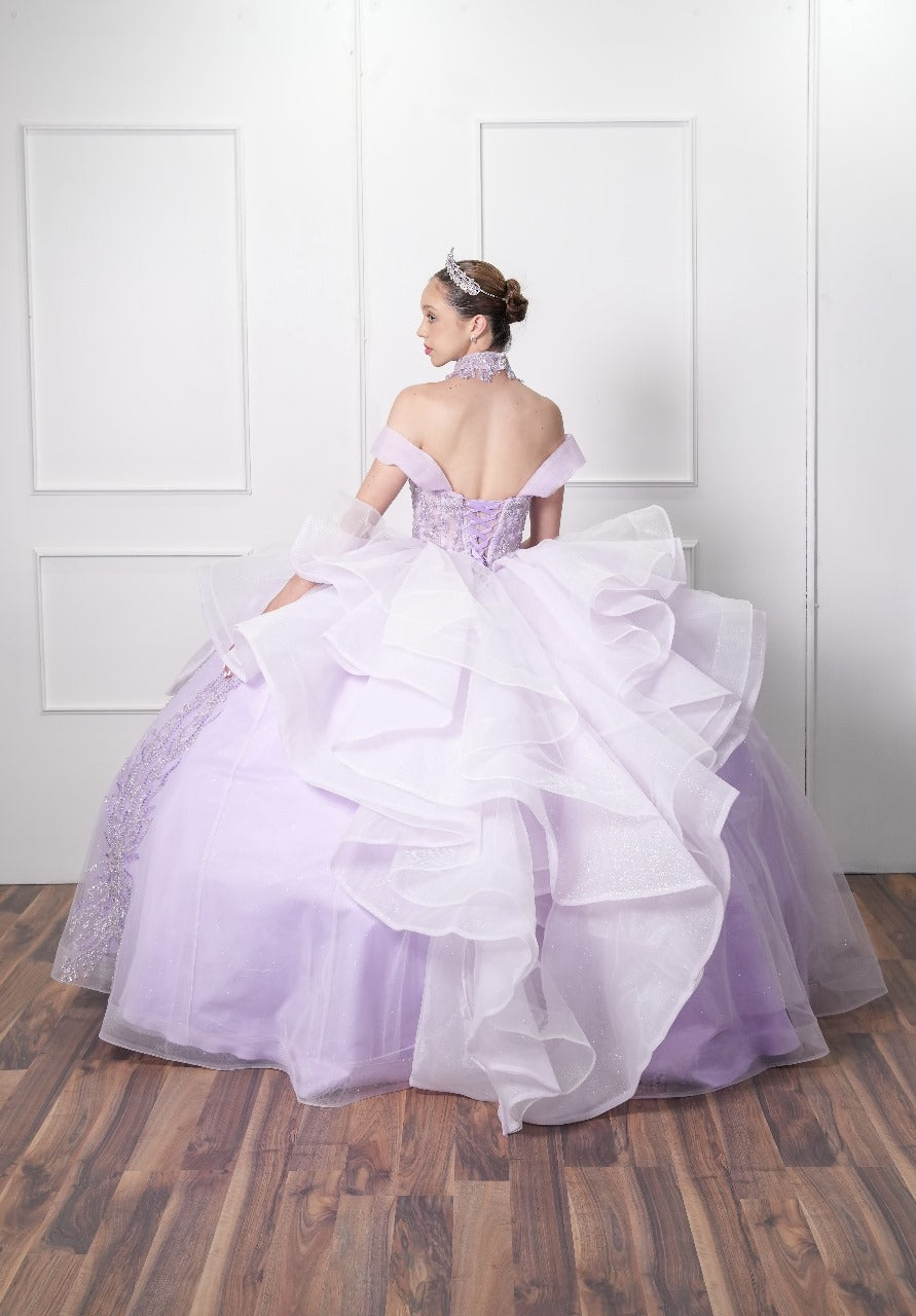 Vestido de XV Años Lila Pedrería con Olanes Blancos y Gargantilla