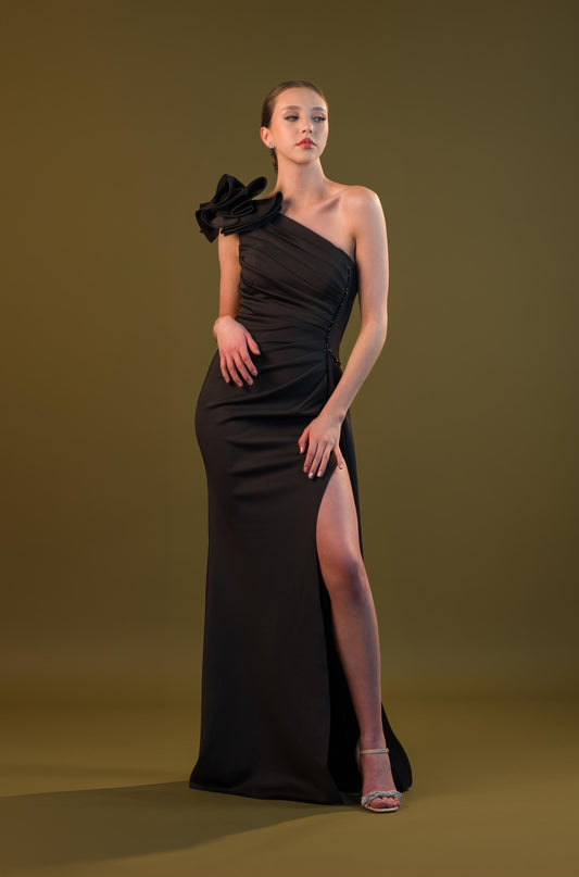 Negro Un Hombro Con Flor Y Banda